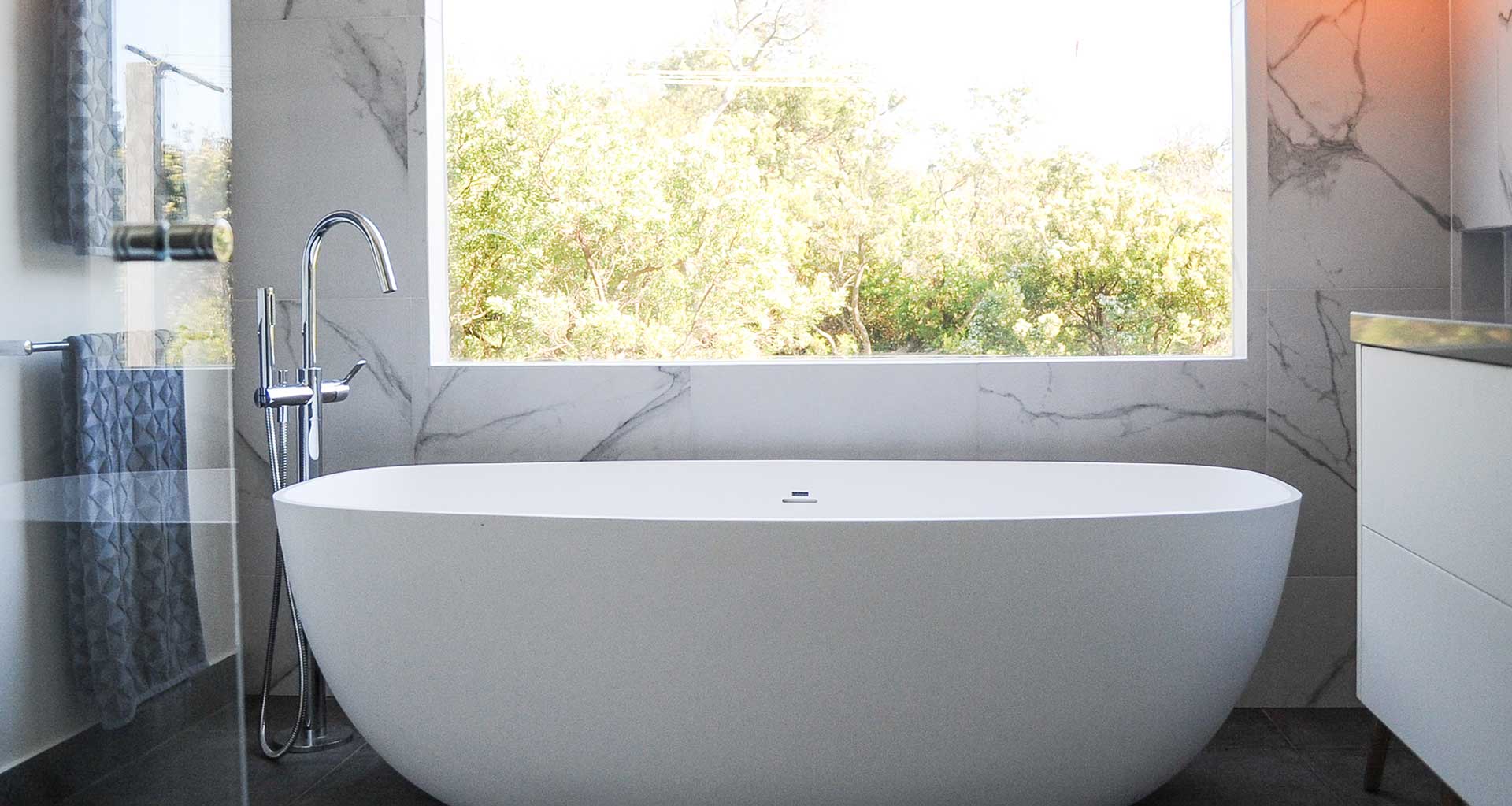 Marble bathroom renovation with freestanding bath built by Peninsula Building Projects on the Mornington Peninsula